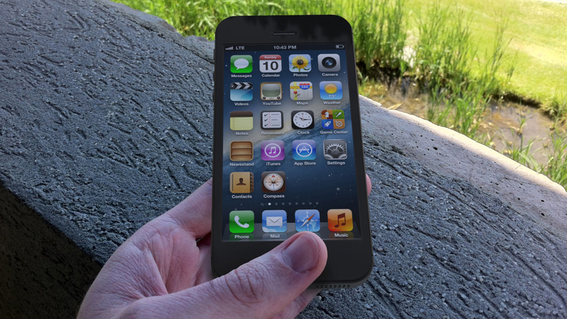 Illustration for article titled This Is How the iPhone 5 Might Look in Your Hand